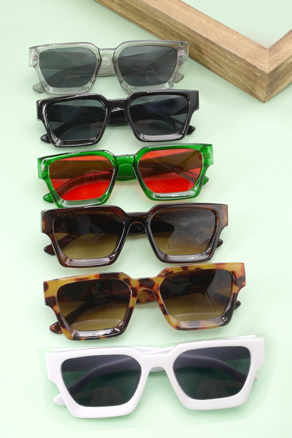 OVERSIZED RETRO FRAME SUNGLASSES