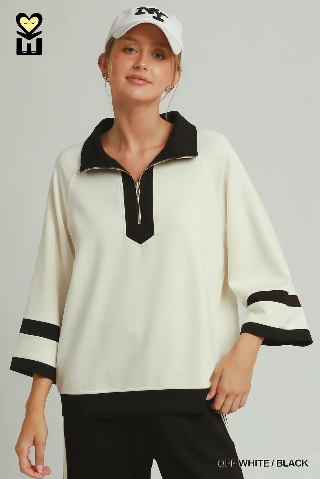 LuxeKnit Top White/black