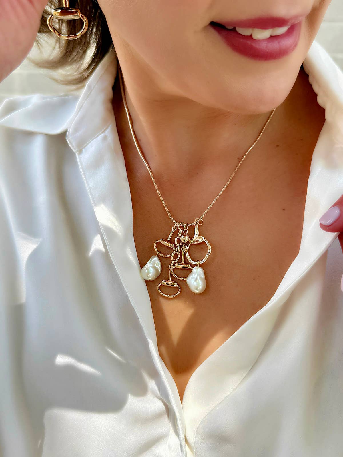 Billie Freshwater Pearl Horse bit Neck
