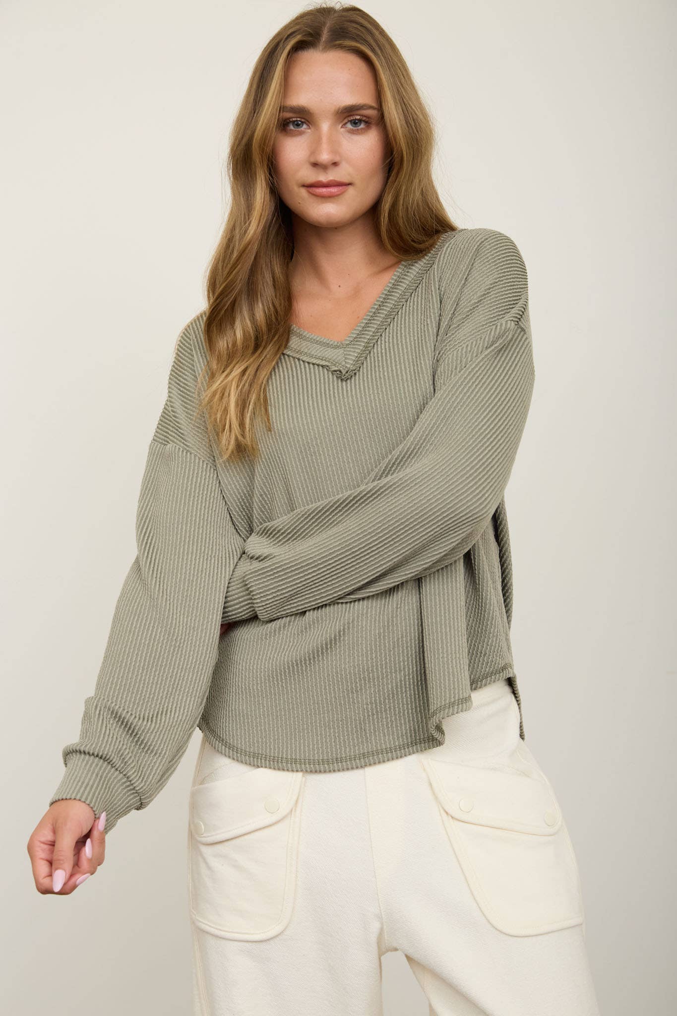 RAW EDGE V-NECK LONG SLEEVE TEXTURED KNIT TOP
