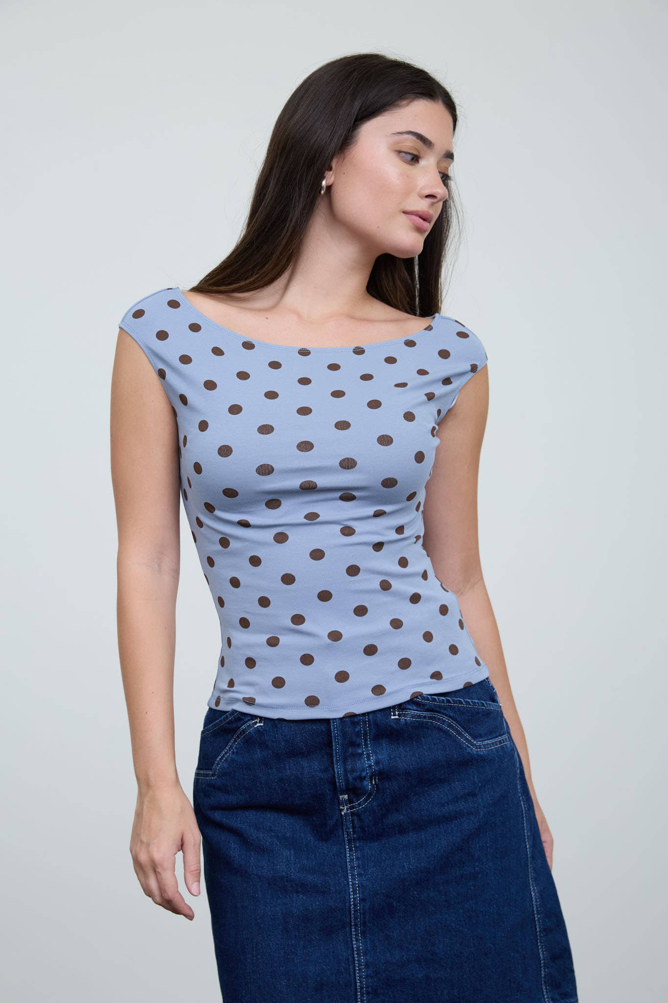 POLKA DOT BOAT NECK SEAMLESS KNIT TOP