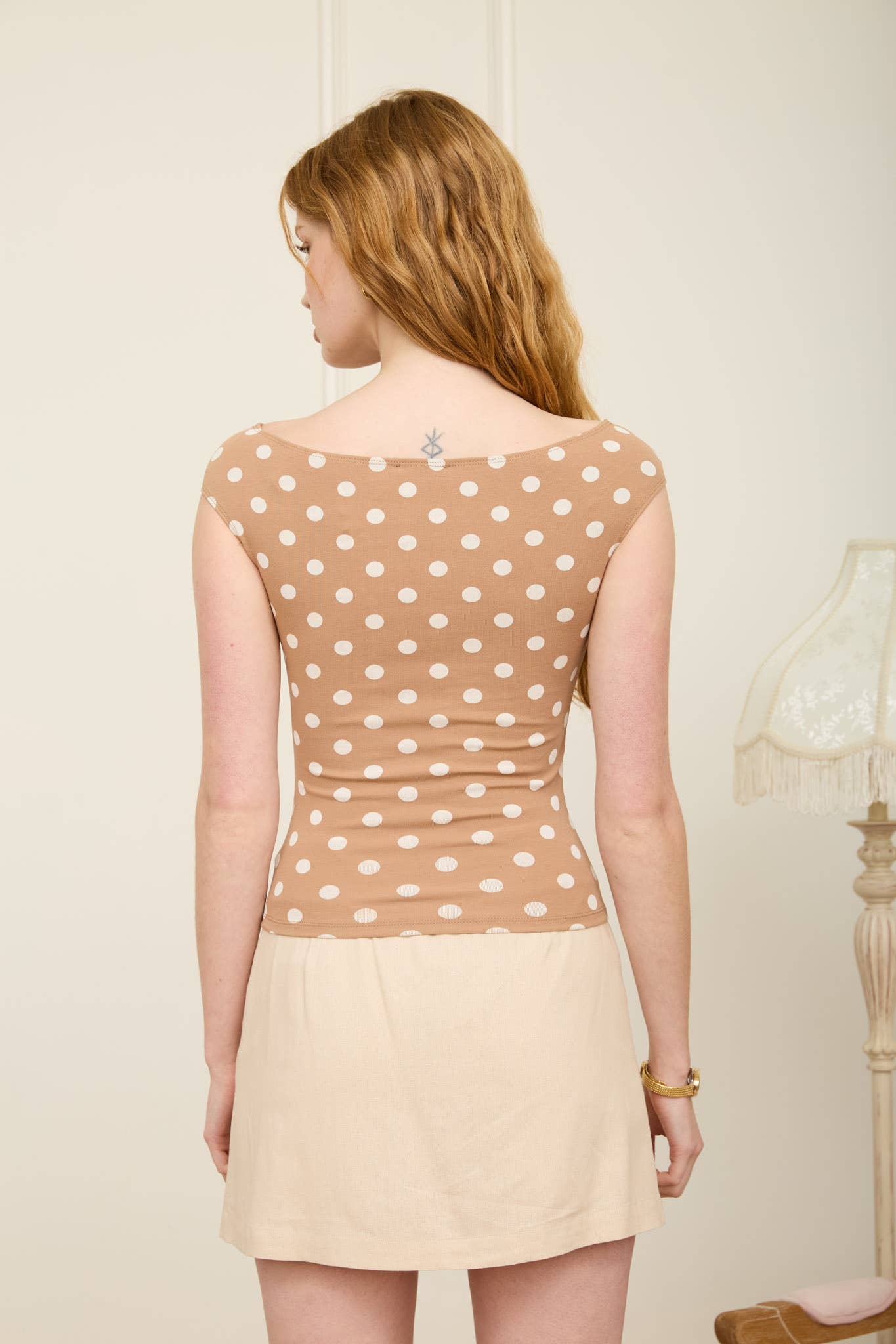POLKA DOT BOAT NECK SEAMLESS KNIT TOP