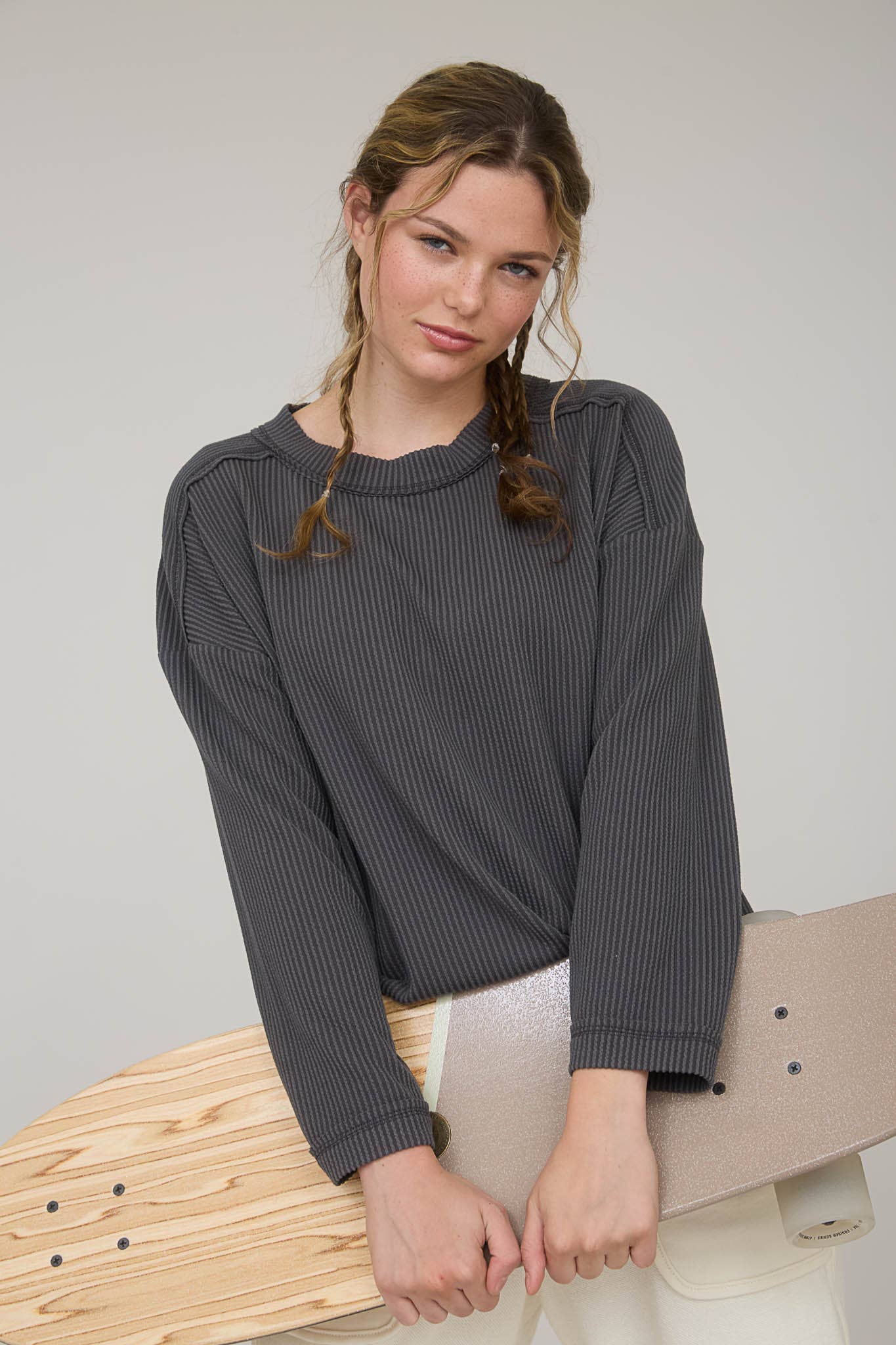 CREW NECK RIBBED LONG SLEEVE KNIT TOP