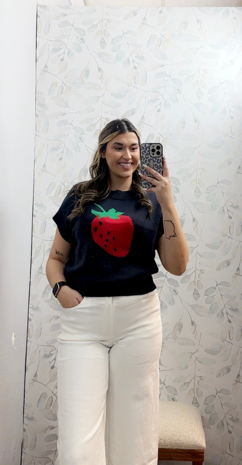 Strawberry Motif Short Sleeve Knit Pullover