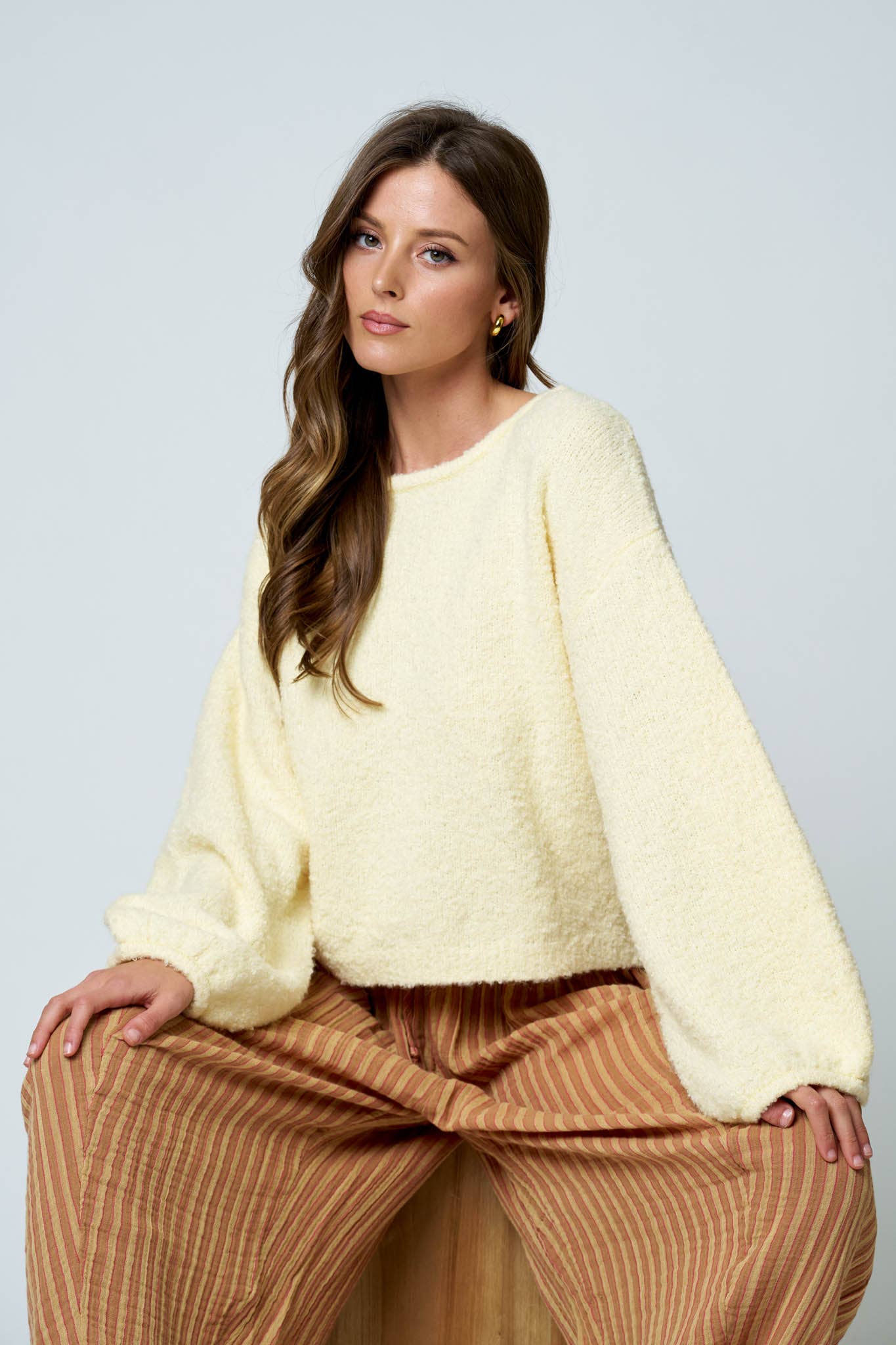 LONG SLEEVE FUZZY KNIT PULLOVER SWEATER