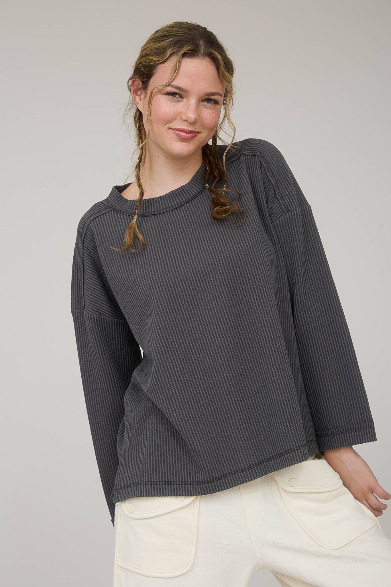 CREW NECK RIBBED LONG SLEEVE KNIT TOP