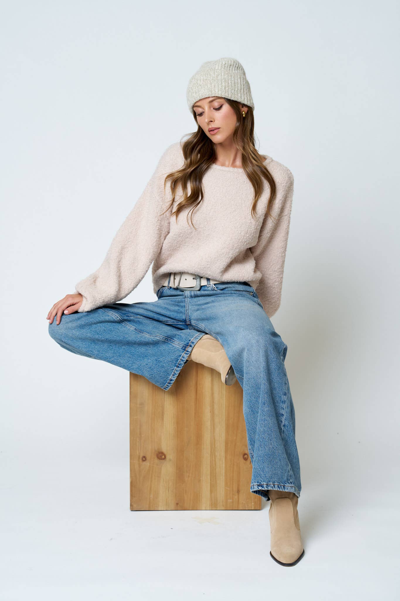LONG SLEEVE FUZZY KNIT PULLOVER SWEATER