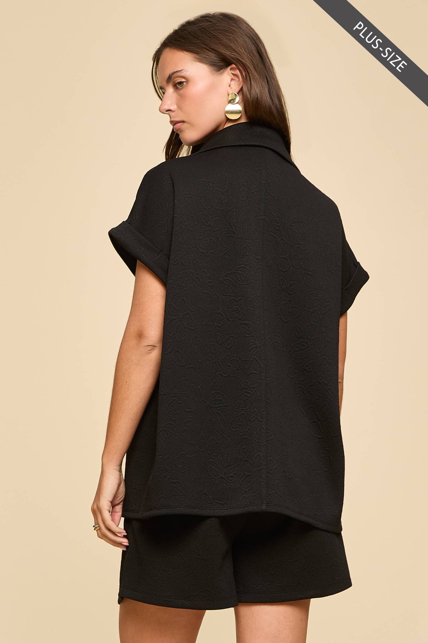 PLUS SIZE 2-Piece Dolman Sleeve Top + Pleated Shorts Set