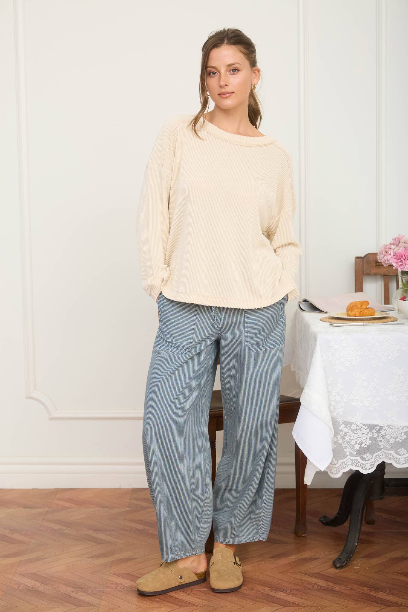 CREW NECK RIBBED LONG SLEEVE KNIT TOP