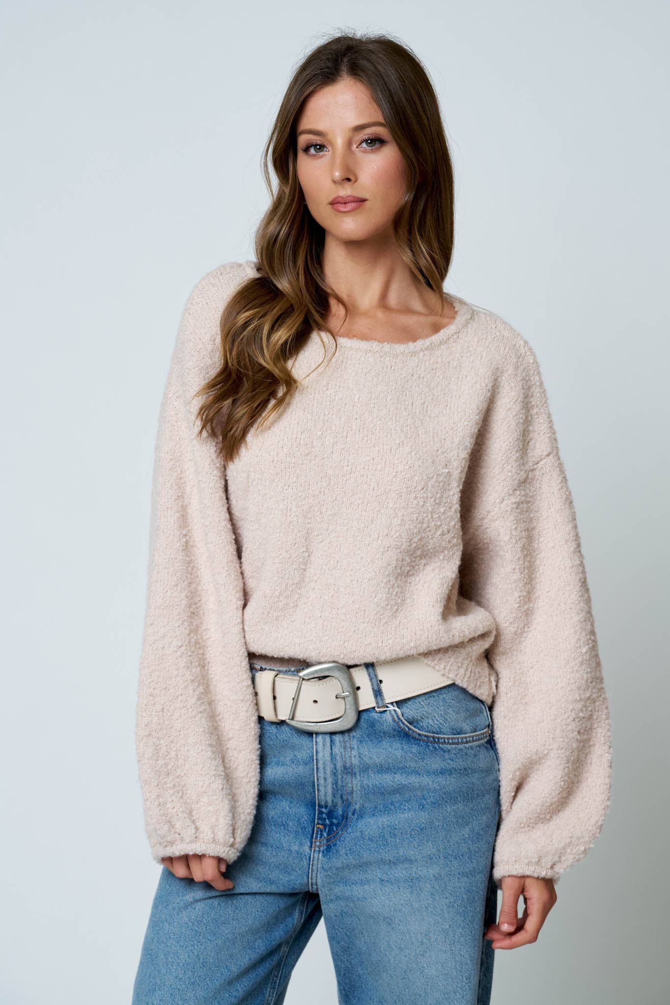 LONG SLEEVE FUZZY KNIT PULLOVER SWEATER