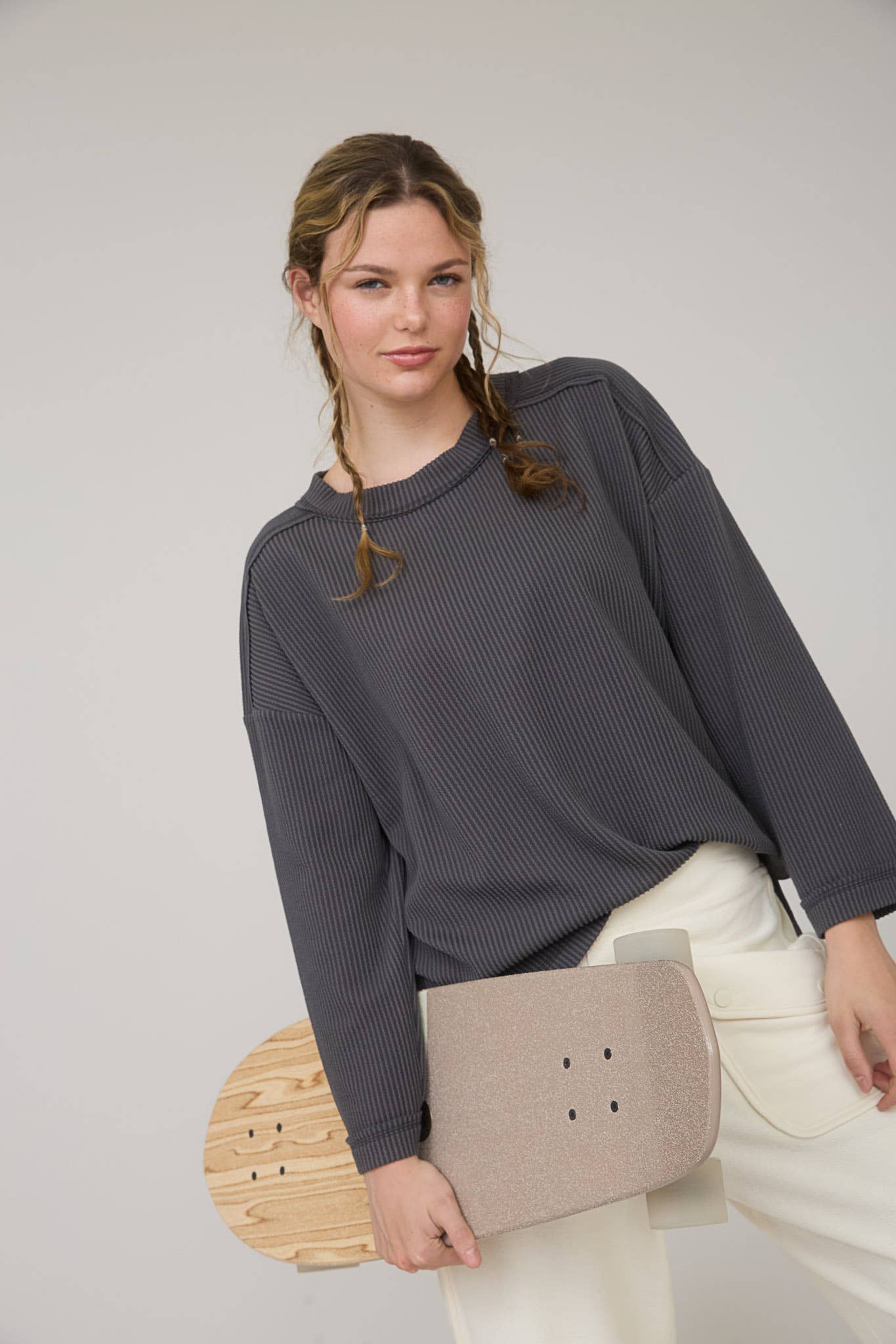 CREW NECK RIBBED LONG SLEEVE KNIT TOP