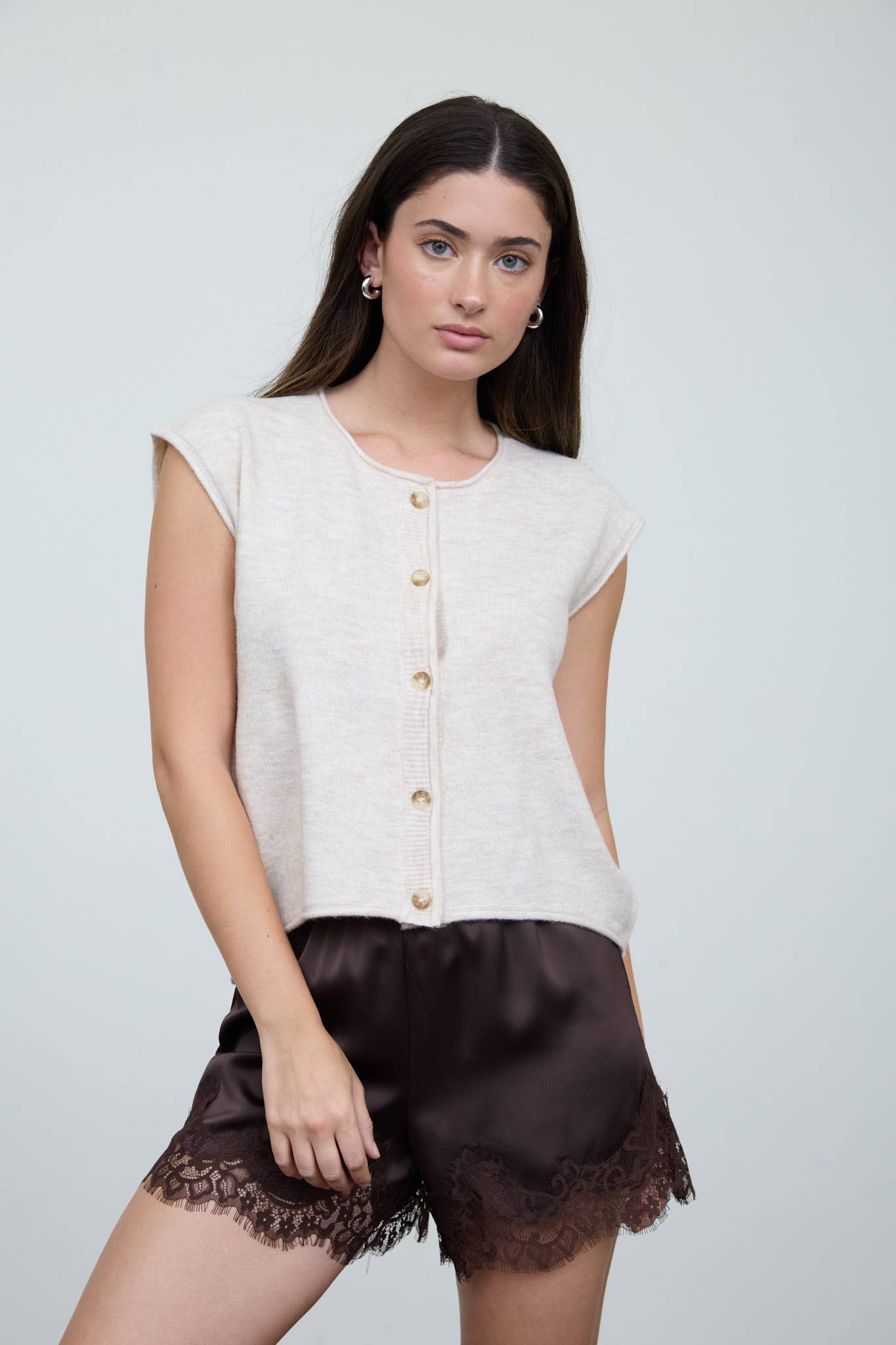 ROUND NECK SHORT SLEEVE ROLLED EDGE KNIT VEST