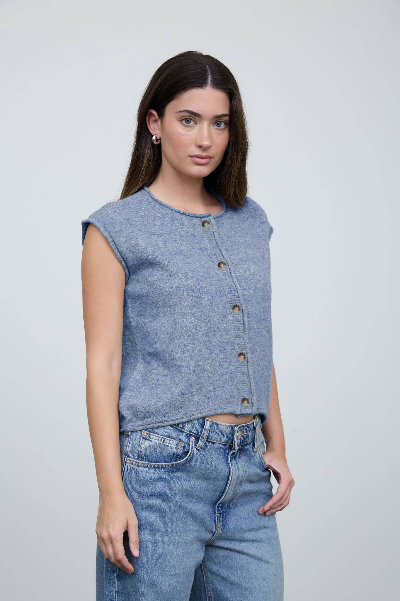 ROUND NECK SHORT SLEEVE ROLLED EDGE KNIT VEST
