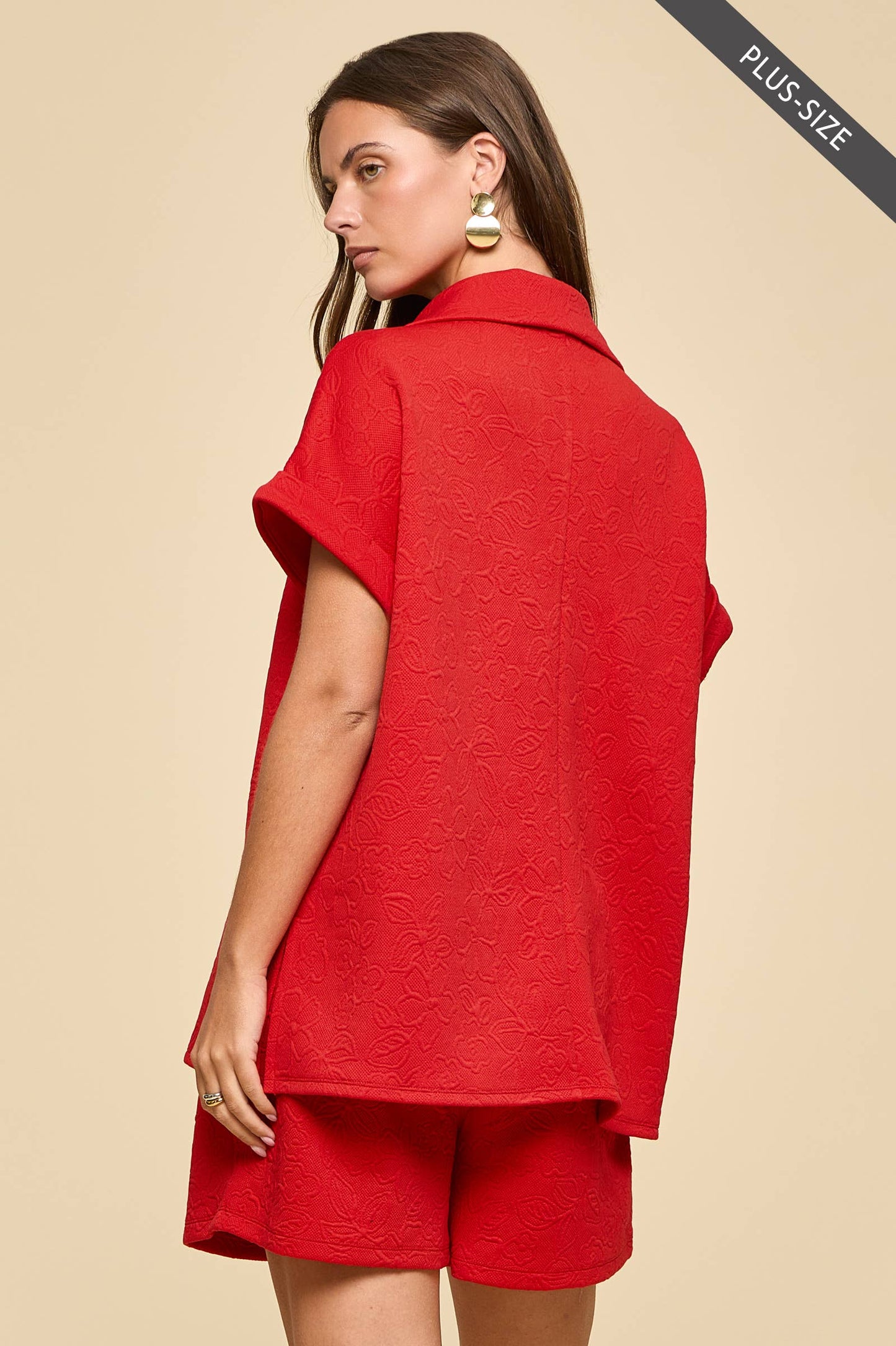 PLUS SIZE 2-Piece Dolman Sleeve Top + Pleated Shorts Set