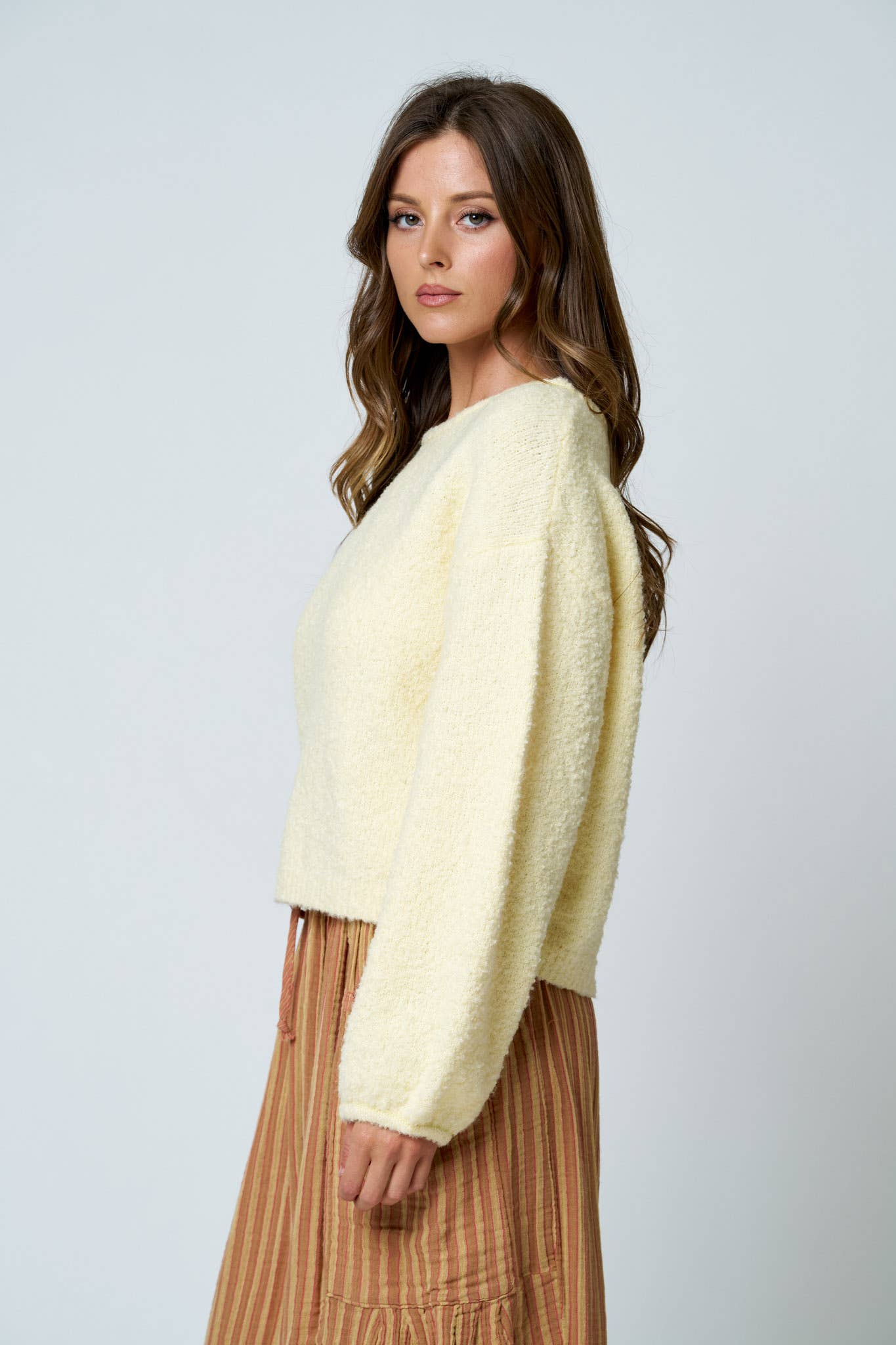 LONG SLEEVE FUZZY KNIT PULLOVER SWEATER