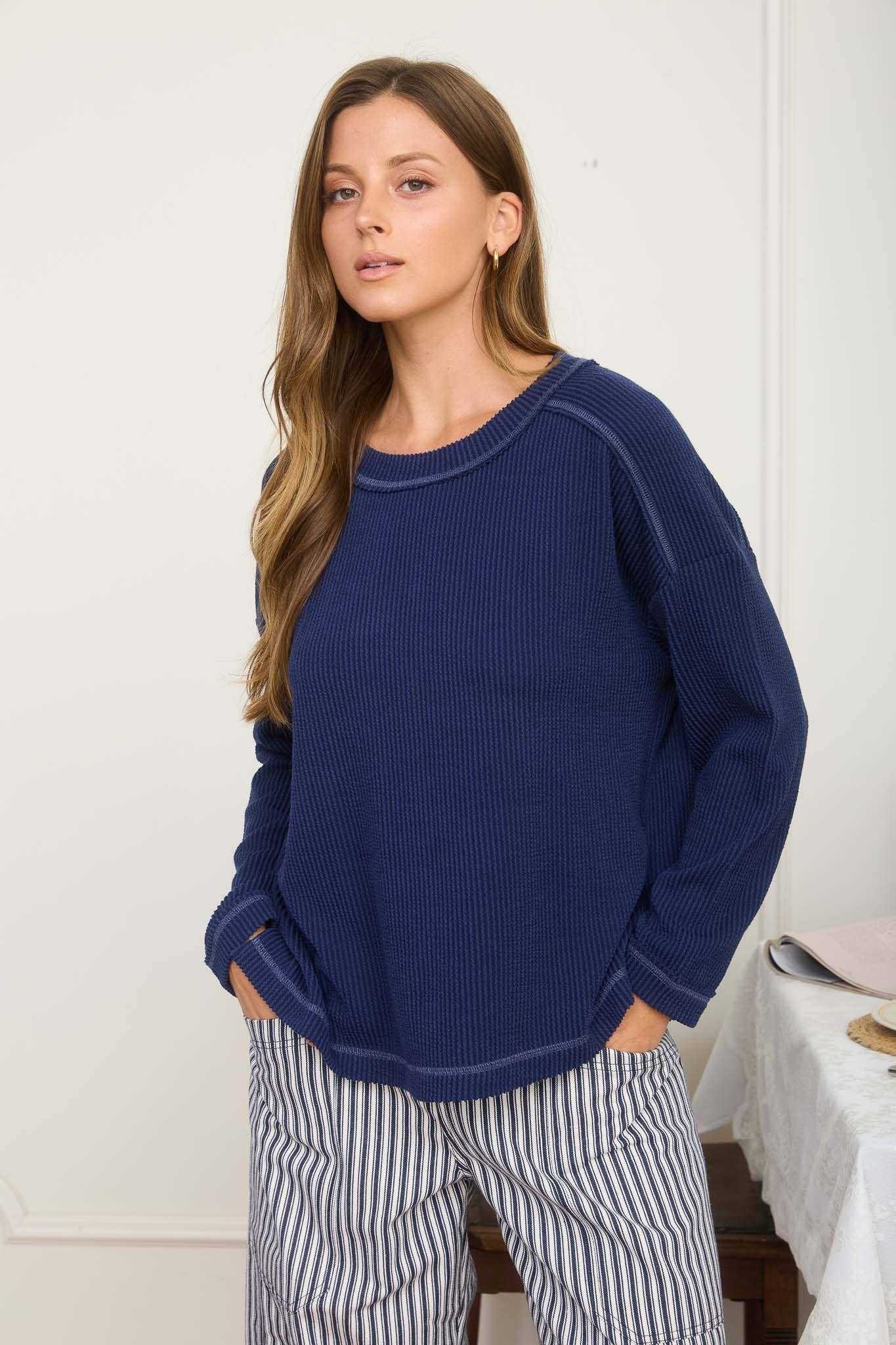 CREW NECK RIBBED LONG SLEEVE KNIT TOP