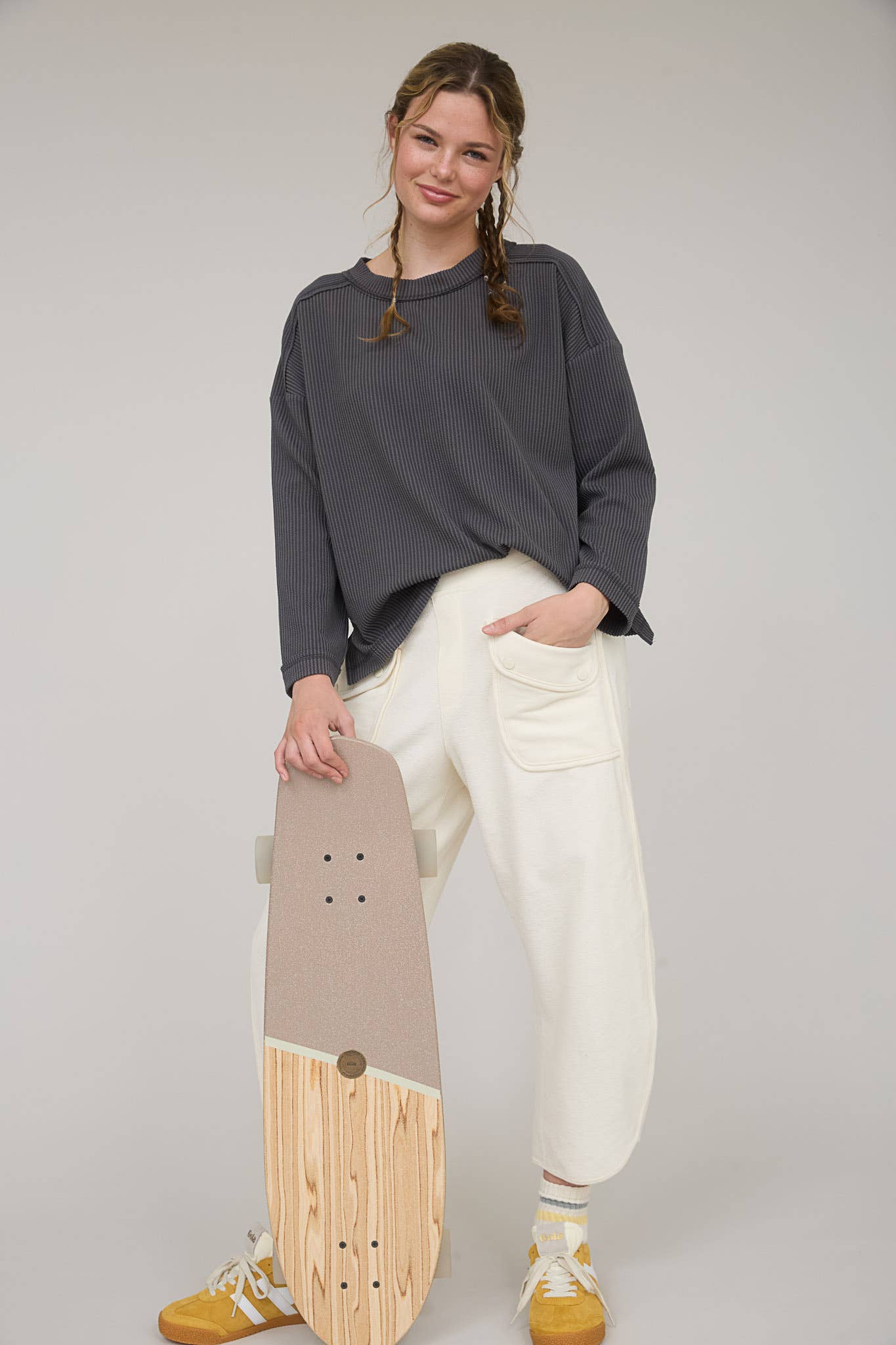 CREW NECK RIBBED LONG SLEEVE KNIT TOP