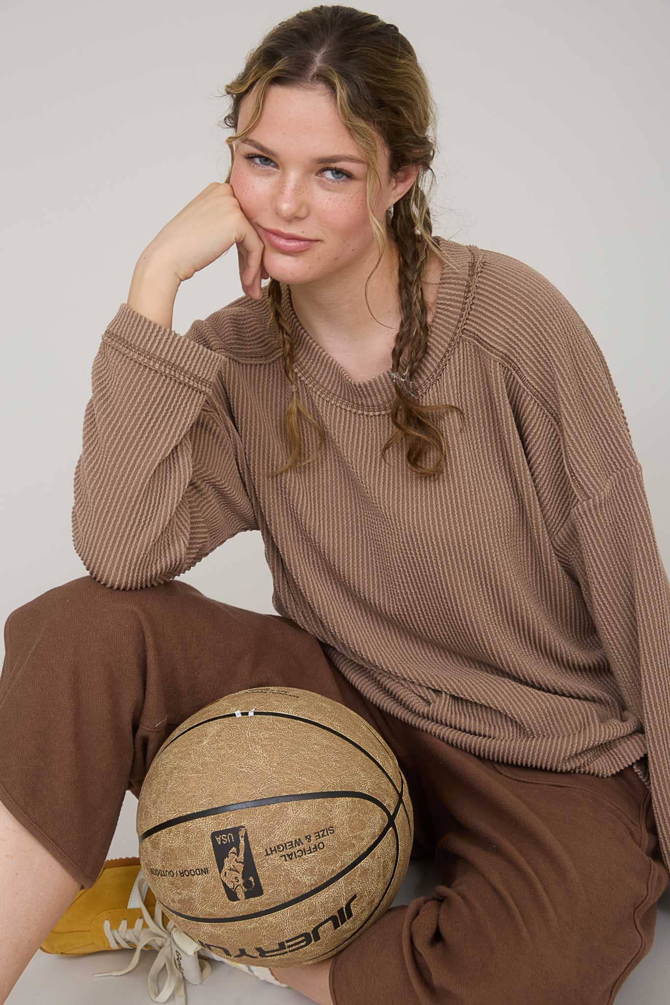 CREW NECK RIBBED LONG SLEEVE KNIT TOP