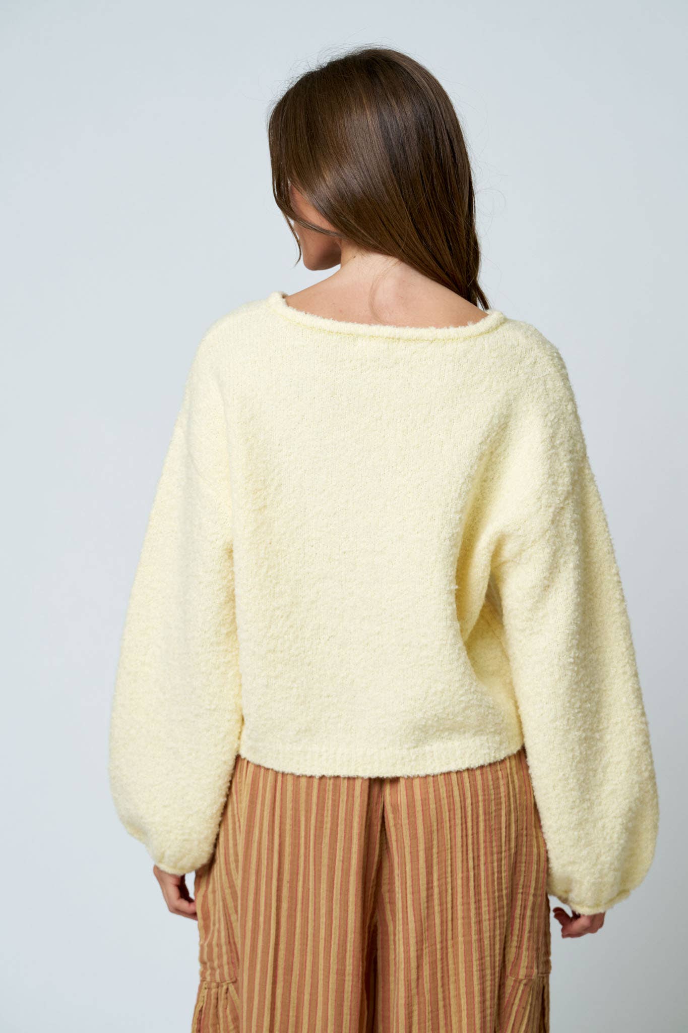 LONG SLEEVE FUZZY KNIT PULLOVER SWEATER