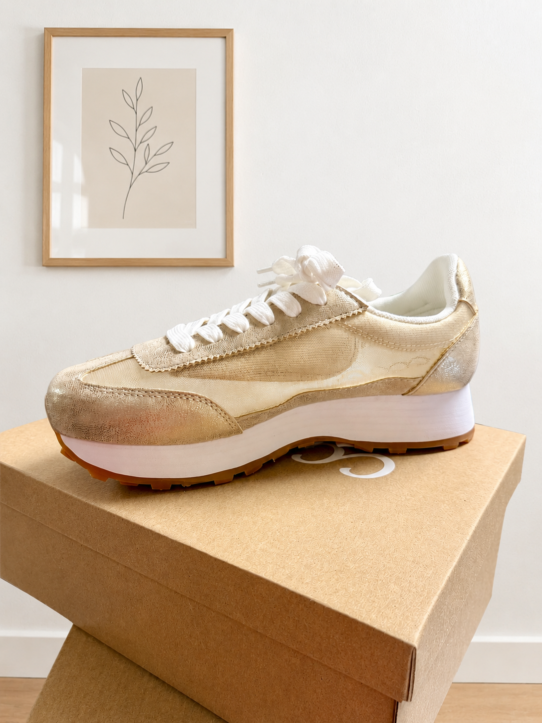 GOLD SNEAKERS