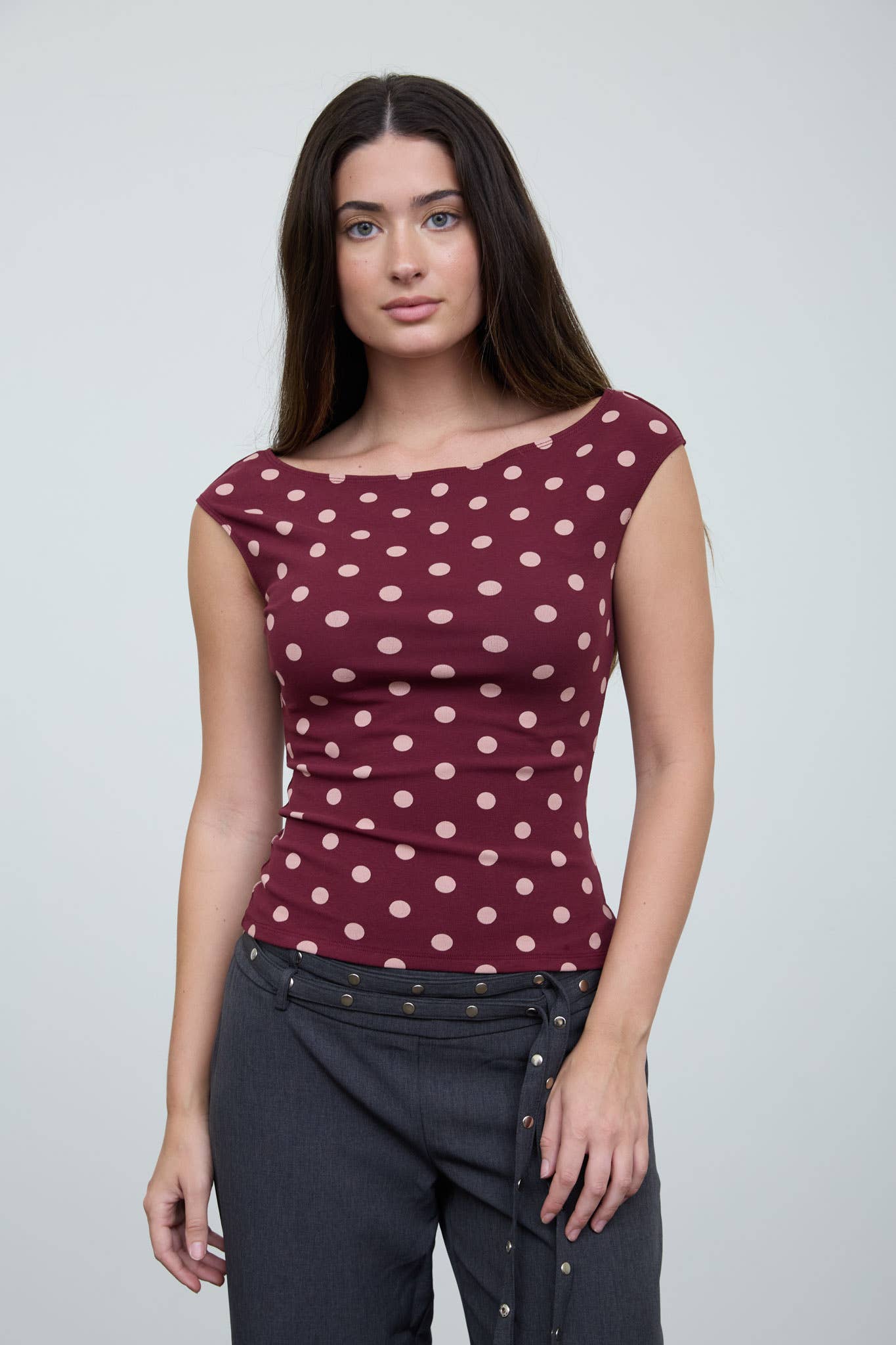 POLKA DOT BOAT NECK SEAMLESS KNIT TOP