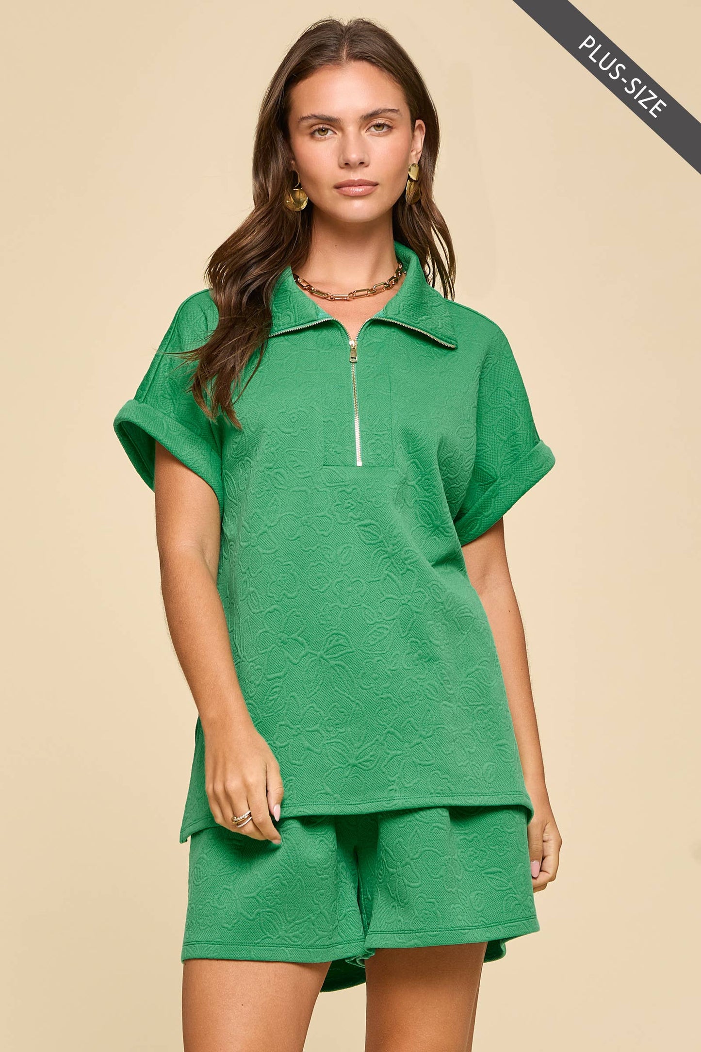PLUS SIZE 2-Piece Dolman Sleeve Top + Pleated Shorts Set