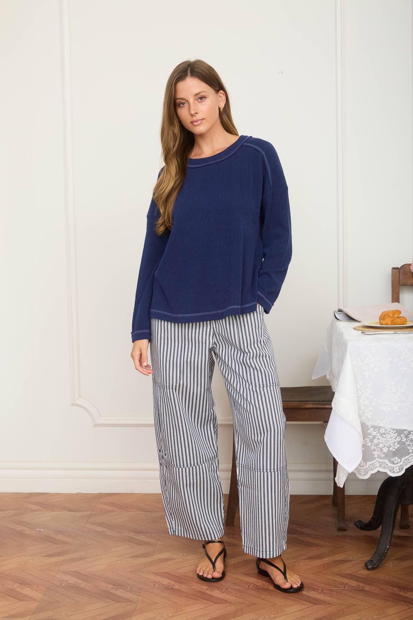 CREW NECK RIBBED LONG SLEEVE KNIT TOP
