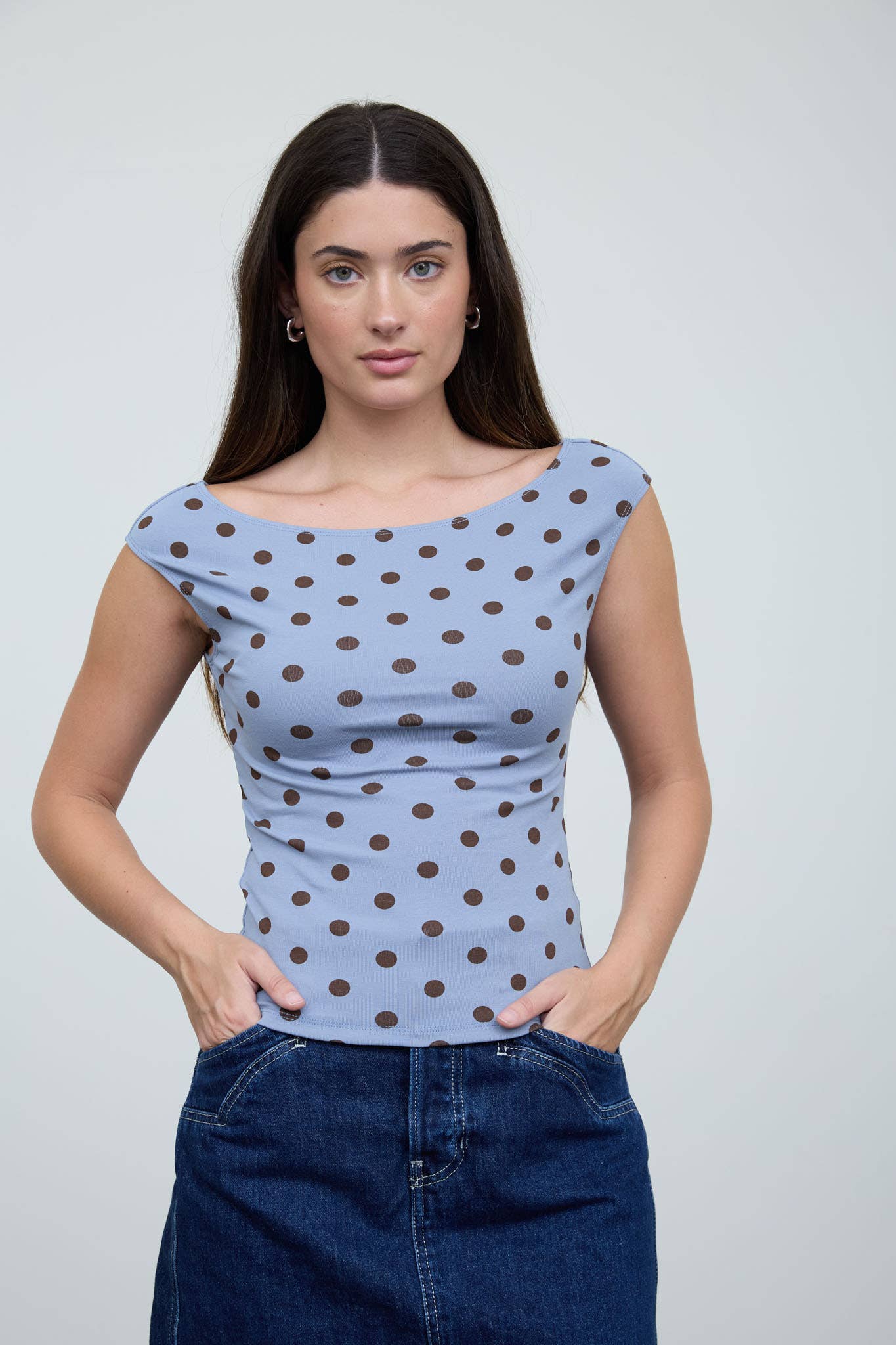 POLKA DOT BOAT NECK SEAMLESS KNIT TOP