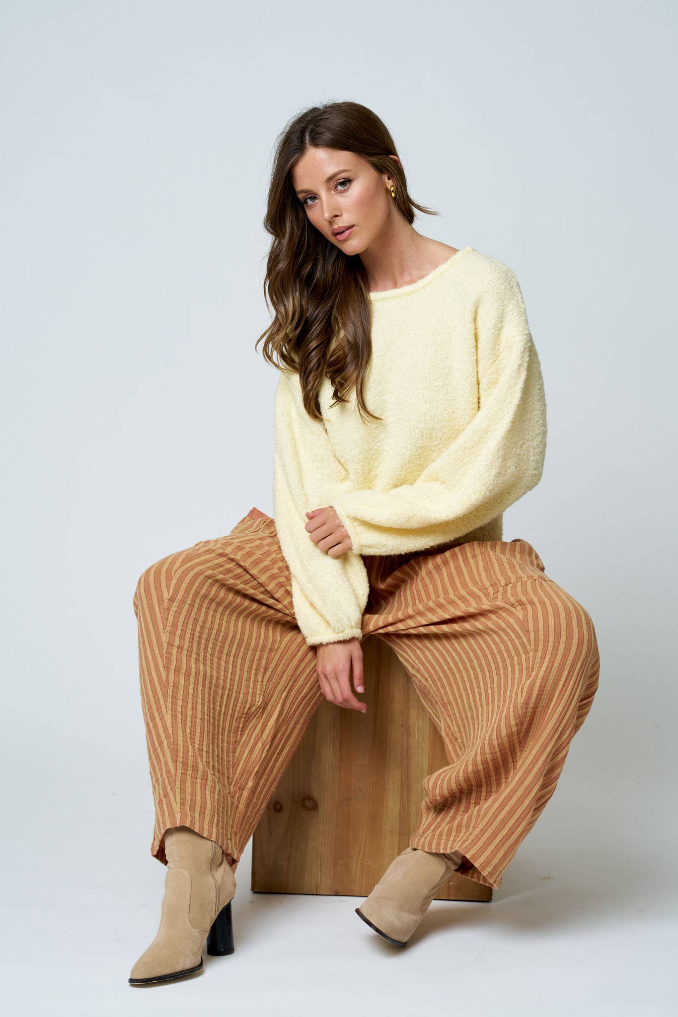 LONG SLEEVE FUZZY KNIT PULLOVER SWEATER