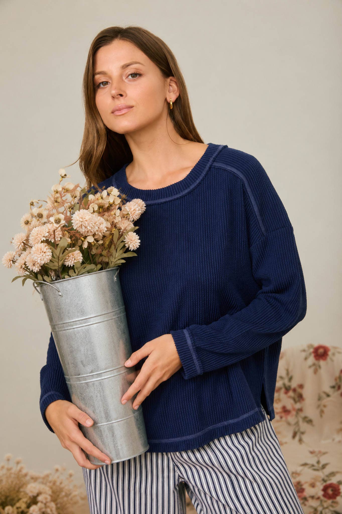 CREW NECK RIBBED LONG SLEEVE KNIT TOP