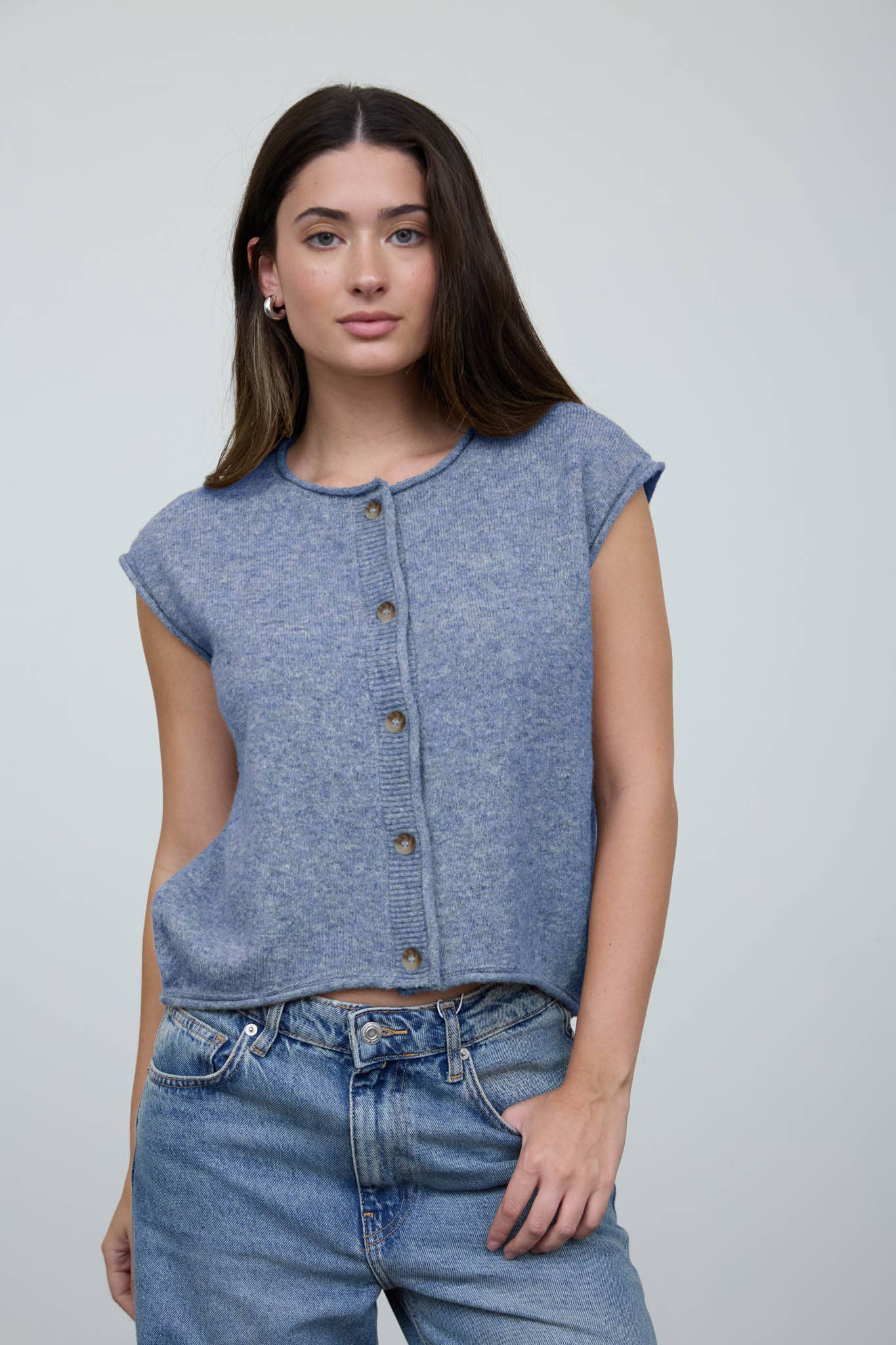 ROUND NECK SHORT SLEEVE ROLLED EDGE KNIT VEST