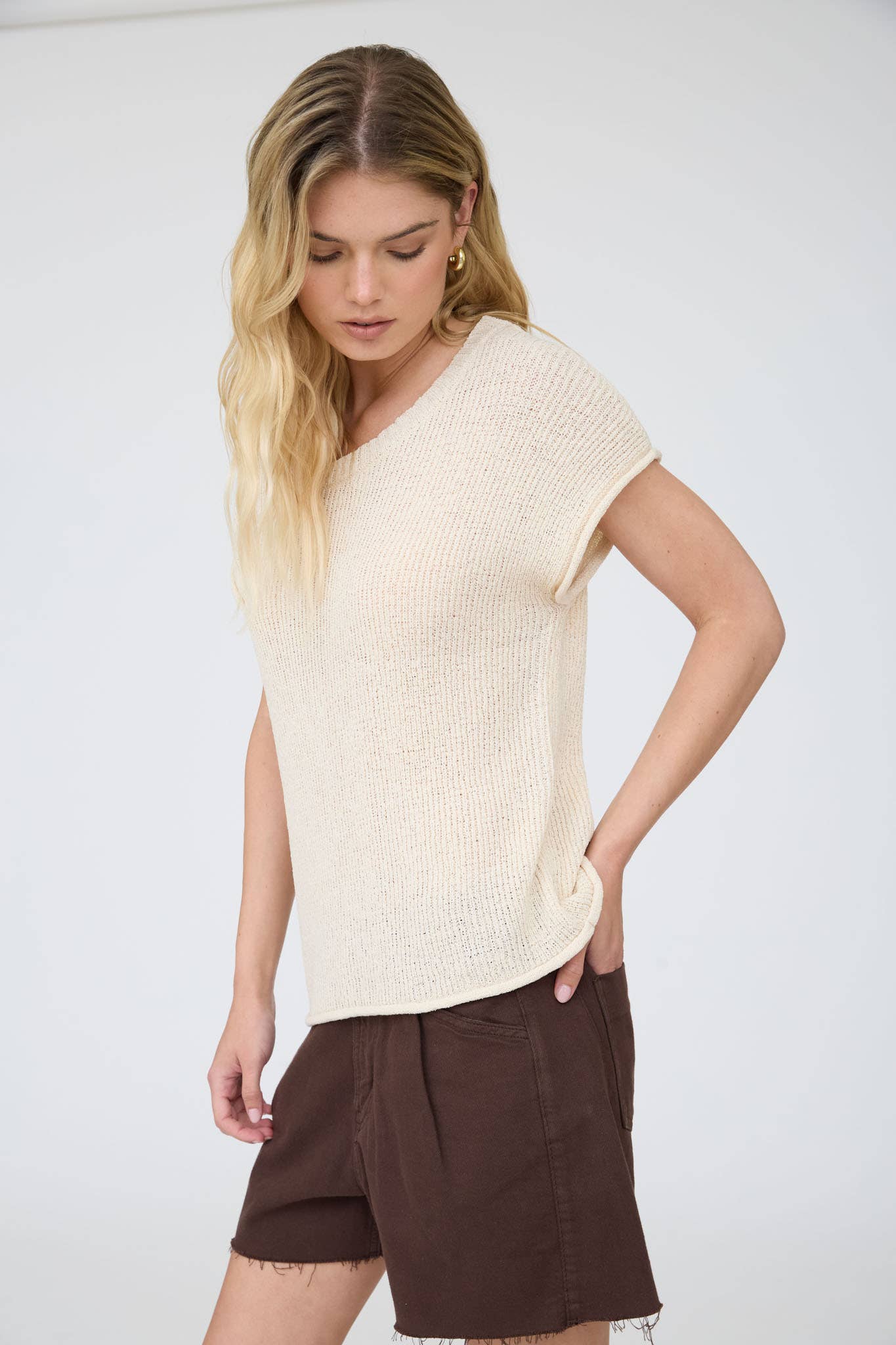 CREW NECK RAW SLEEVE RELAXED SWEATER KNIT TOP