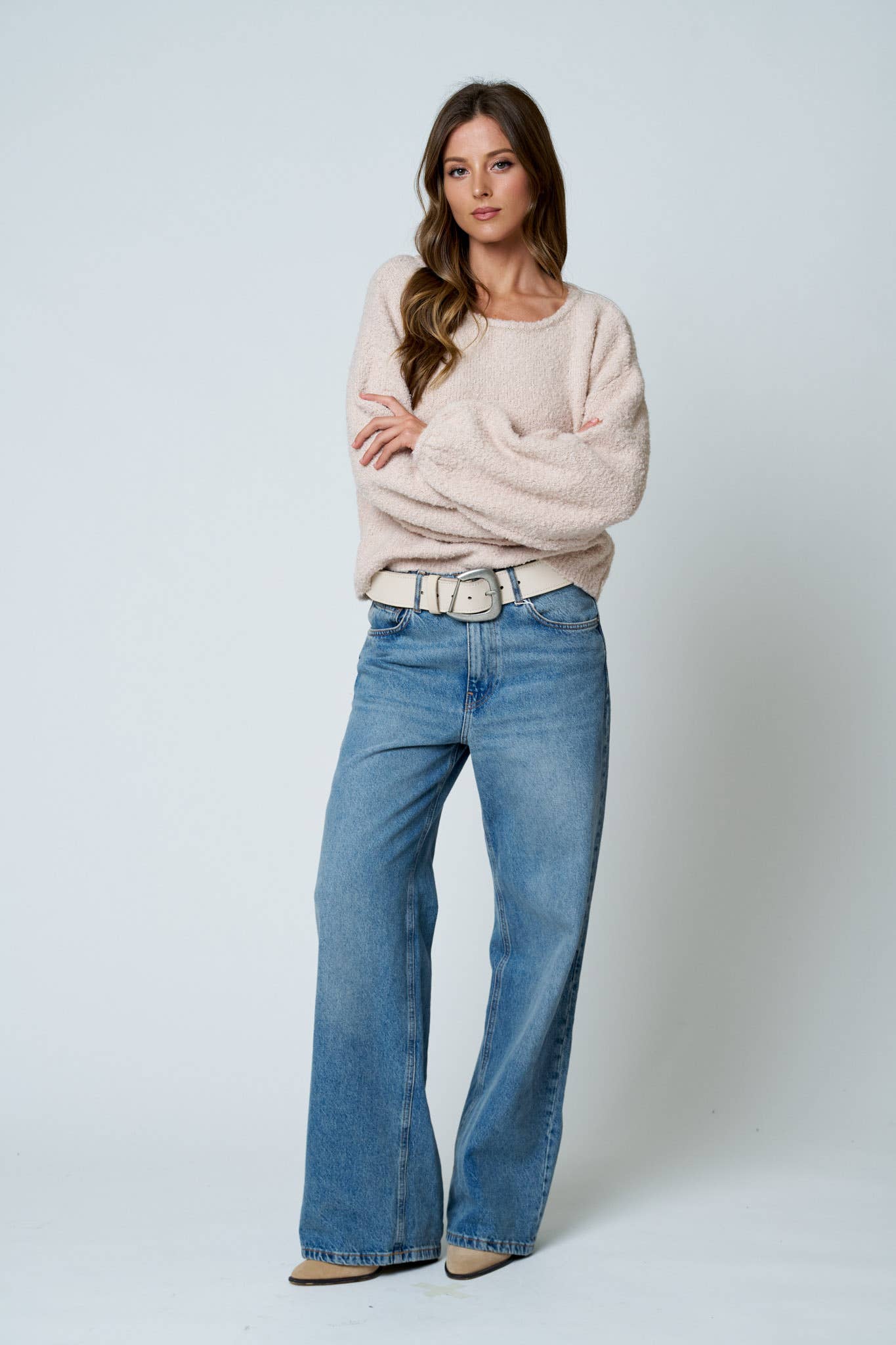 LONG SLEEVE FUZZY KNIT PULLOVER SWEATER