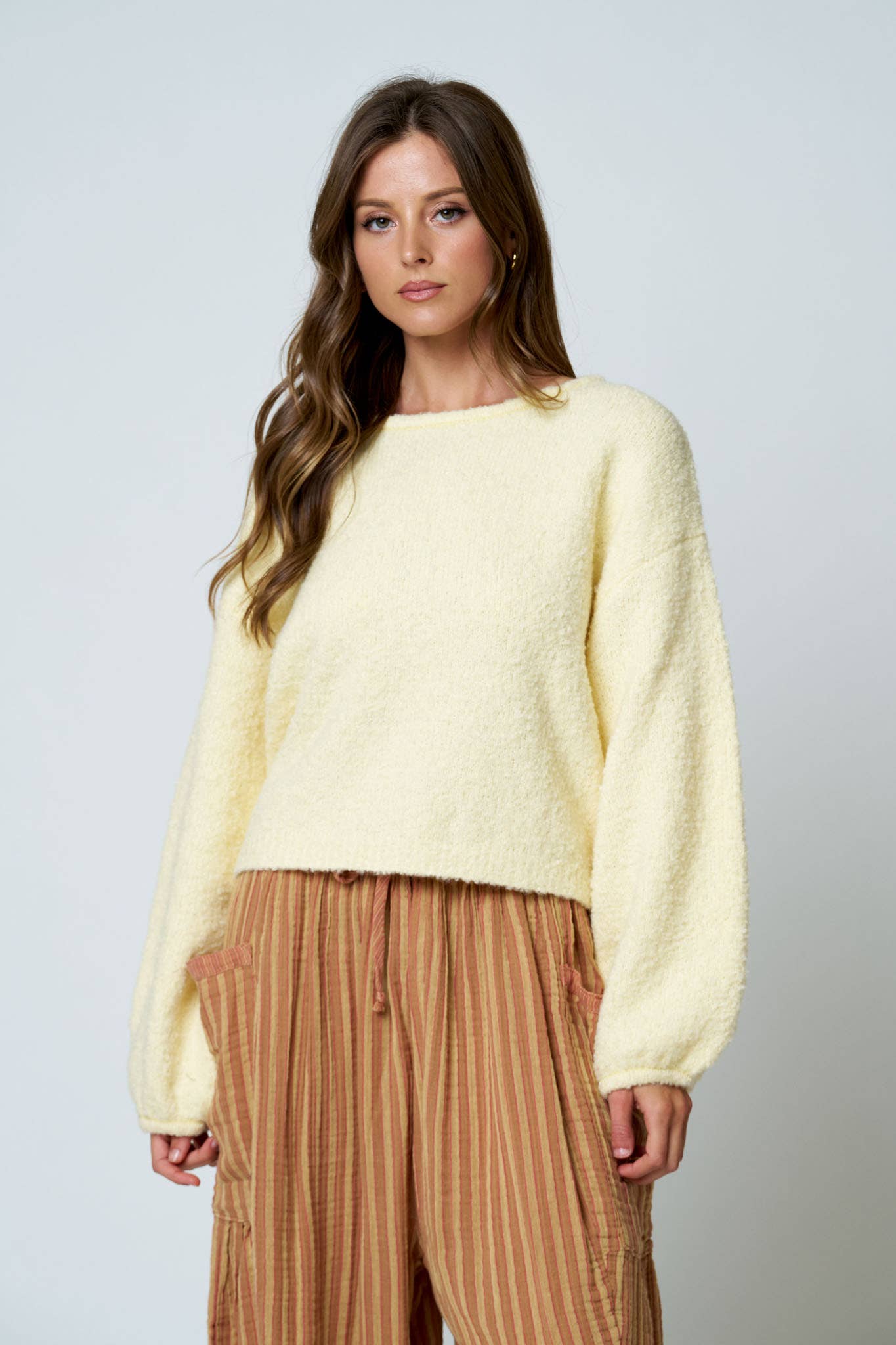 LONG SLEEVE FUZZY KNIT PULLOVER SWEATER