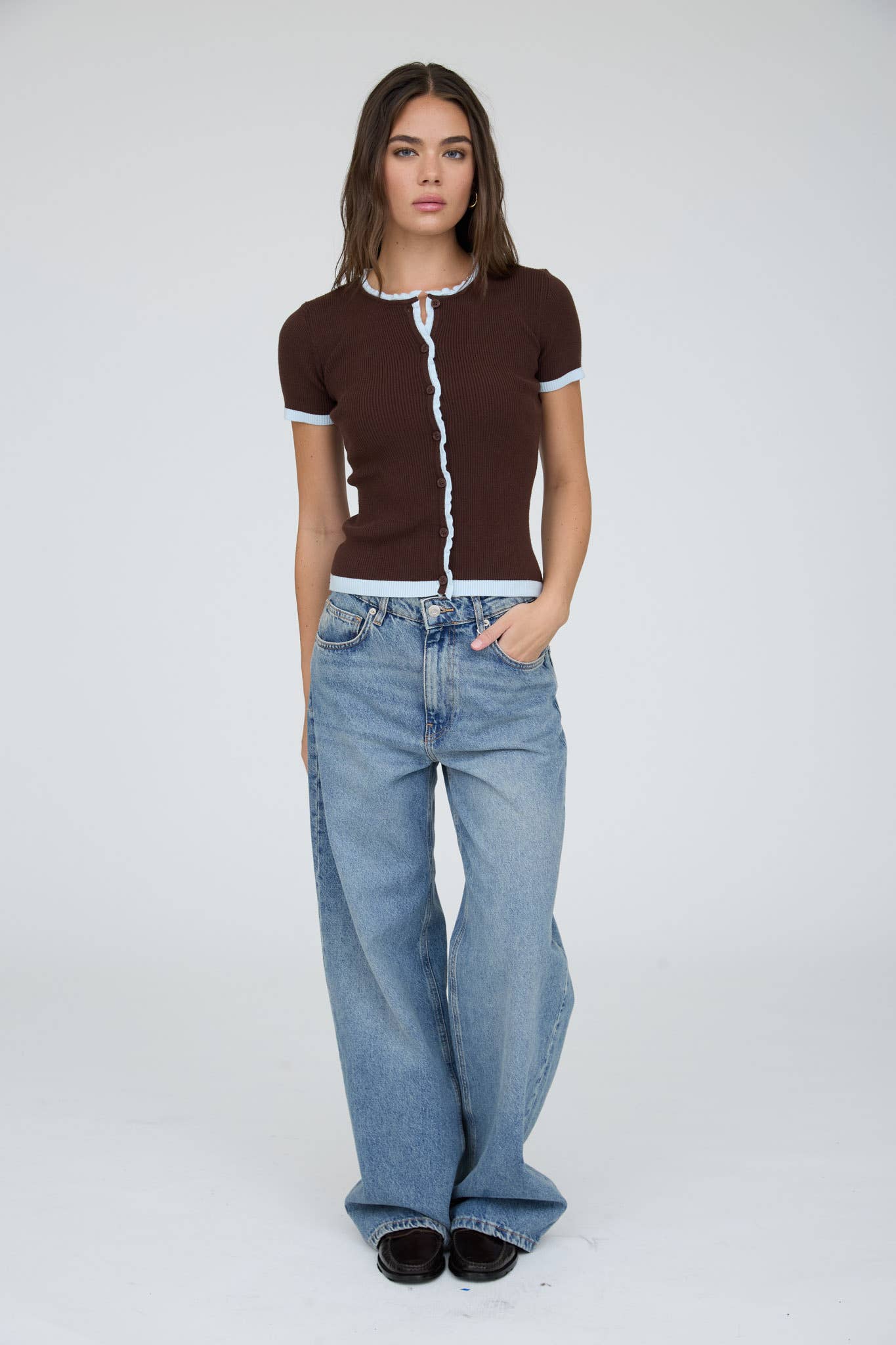 CONTRAST LETTUCE TRIM SHORT SLEEVE KNIT CARDIGAN